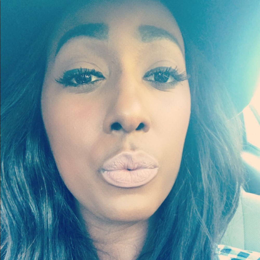 Meet your Posher, Tivona